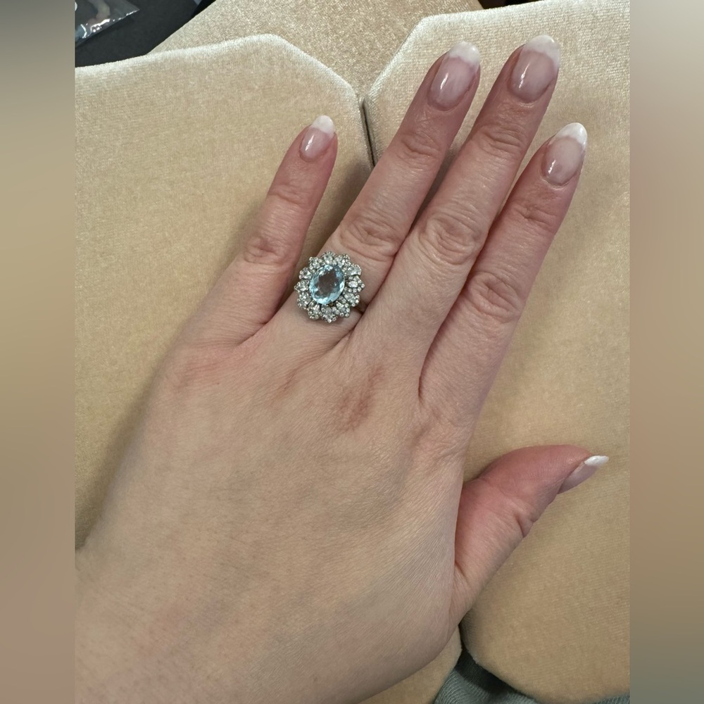 Aquamarine ring blue 925 silver with halo 
3 carat flower size 7 zircons diamond - Picture 7 of 7